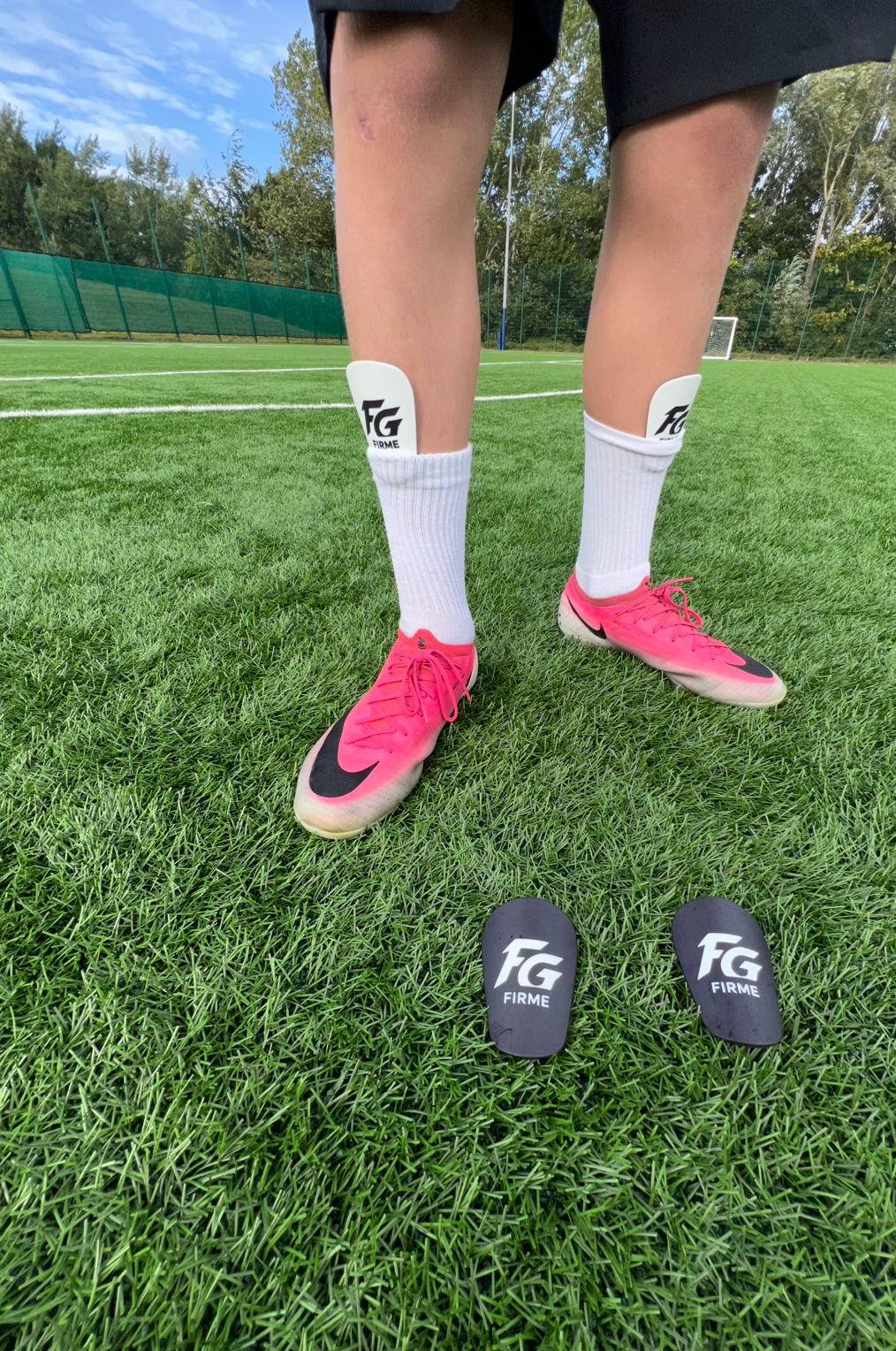 Firme mini shin pads