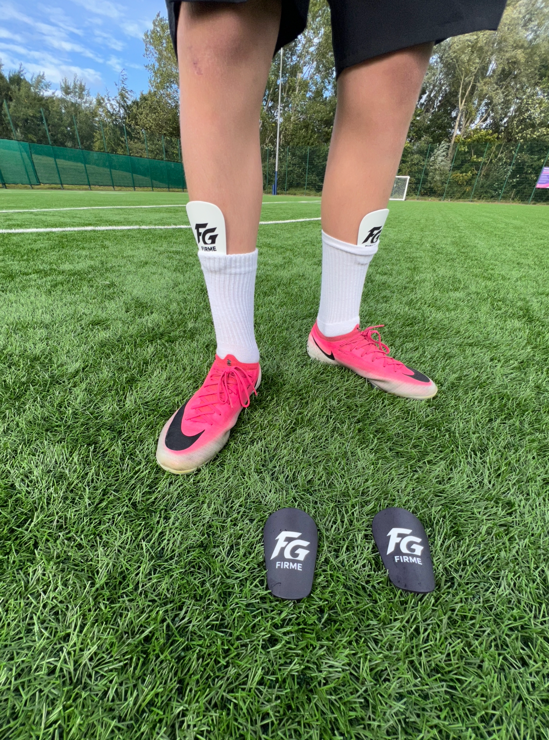Firme mini shin pads